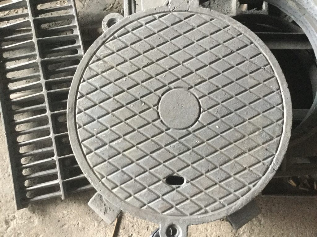 Sản phẩm nắp hố ga bằng gang được sản xuất tại nhà máy