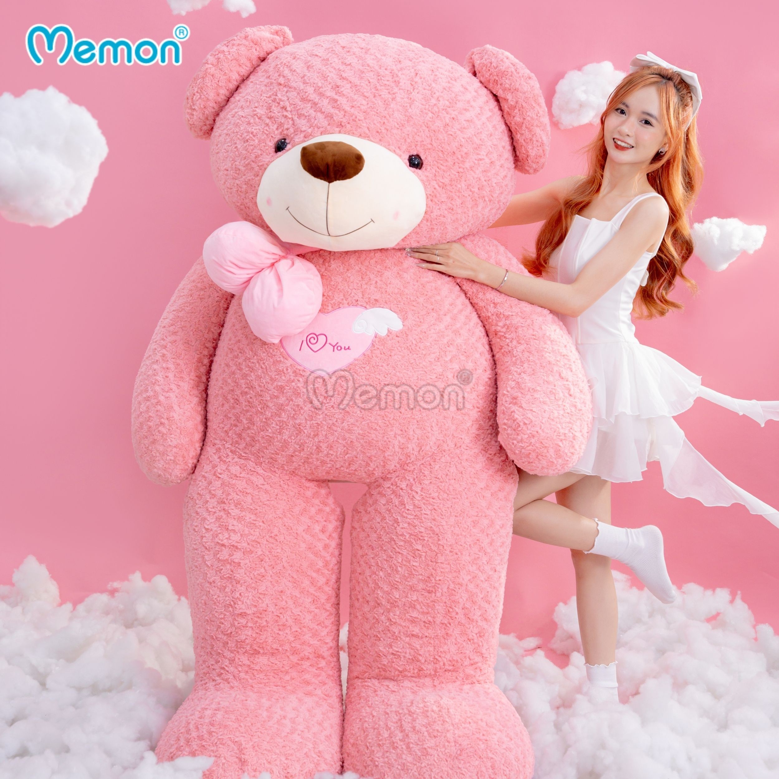 Chú gấu bông có chất liệu lông xù với sợi lông dài