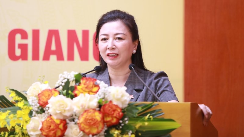 Đại diện doanh nghiệp phát biểu trong buổi lễ
