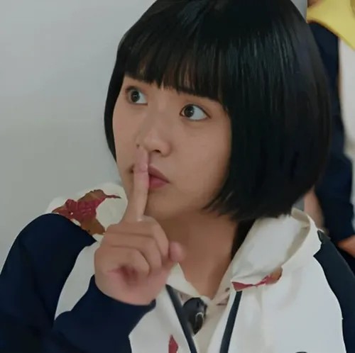 Meme nhẹ nhàng nhắc nhở người đối diện nên dừng nói lại thôi đi