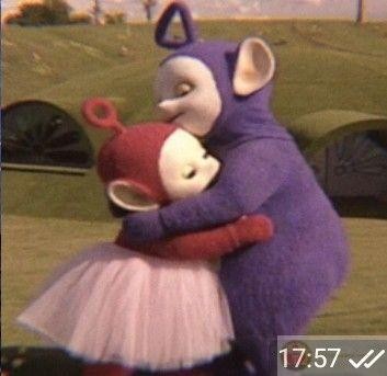 Một chiếc meme ôm tim đủ để lan tỏa năng lượng tích cực