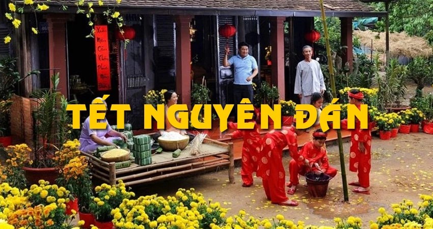 Cảnh sát phong tỏa và khám nghiệm khu vực phát hiện thi thể nạn nhân