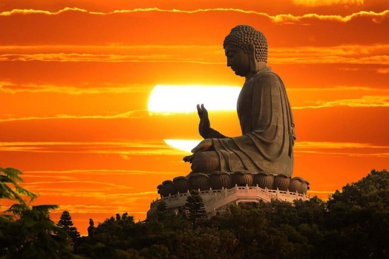Gương mặt người có căn tu - 2